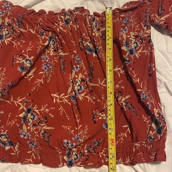 American Eagle Outfitters Red Floral Off The Shoulder Top Size Large NWOT - Picture 6 of 8